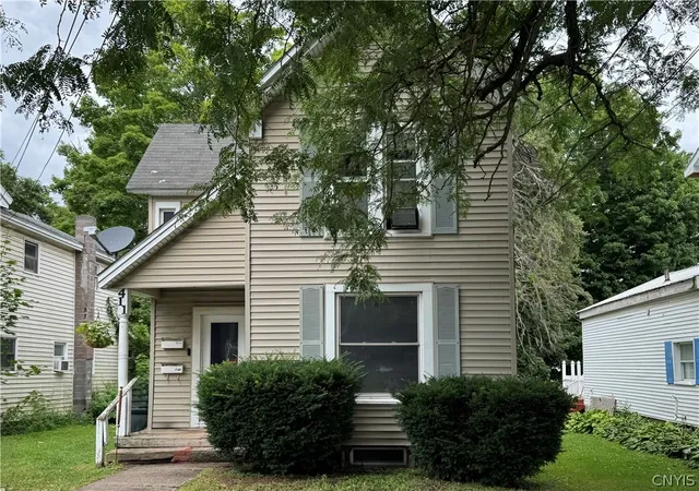 Photo 2 of Sale Pending at 411 Oneida St, Fulton, NY 13069 | MLS# S1701017 | Listing updated on 2026-08-13