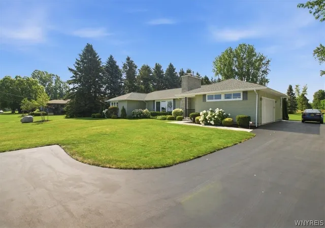 Photo 2 of Single family home for sale at 4162 E Lake Rd, Wilson, NY 14172 | MLS# B1701210 | Listing updated on 2026-08-07