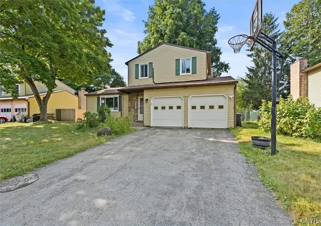 Photo 2 of Sale Pending at 8341 Zenith Dr, Baldwinsville, NY 13027 | MLS# S1694978 | Listing updated on 2026-08-07