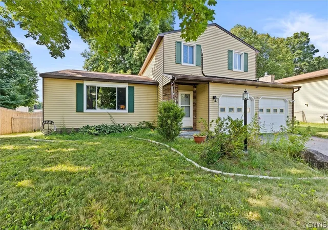 Photo 3 of Sale Pending at 8341 Zenith Dr, Baldwinsville, NY 13027 | MLS# S1694978 | Listing updated on 2026-08-07
