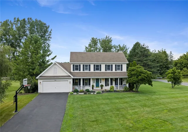 Photo 1 of Sale Pending at 1454 Chigwell Ln N, Webster, NY 14580 | MLS# R1701172 | Listing updated on 2026-09-11