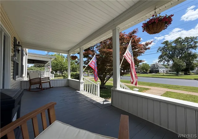 Photo 3 of Sale Pending at 481 East Ave, Lockport, NY 14094 | MLS# B1701424 | Listing updated on 2026-08-08