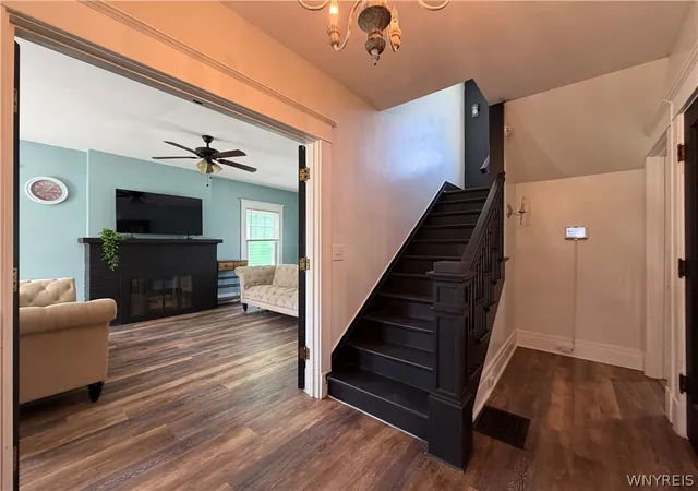 Photo 3 of Sale Pending at 481 East Ave, Lockport, NY 14094 | MLS# B1701424 | Listing updated on 2026-08-08