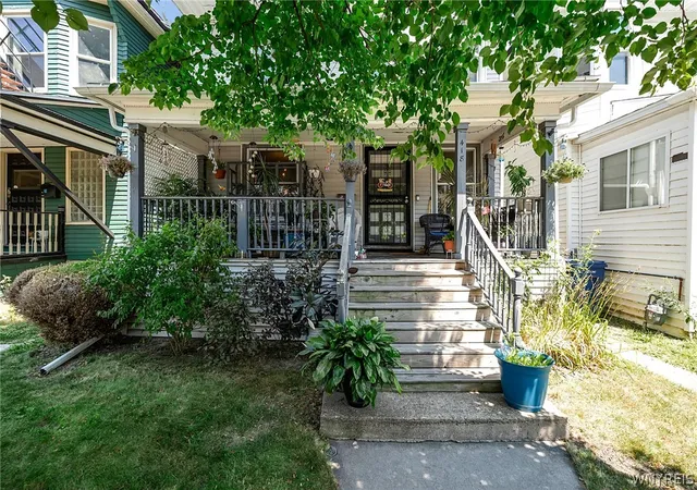 Photo 2 of Single family home for sale at 418 Breckenridge St, Buffalo, NY 14213 | MLS# B1694946 | Listing updated on 2026-08-19