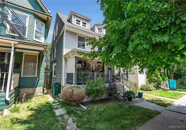 Photo 3 of Single family home for sale at 418 Breckenridge St, Buffalo, NY 14213 | MLS# B1694946 | Listing updated on 2026-08-19