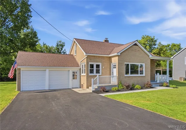 Photo 1 of Sale Pending at 5189 Lake Ave, Orchard Park, NY 14127 | MLS# B1701280 | Listing updated on 2026-08-20