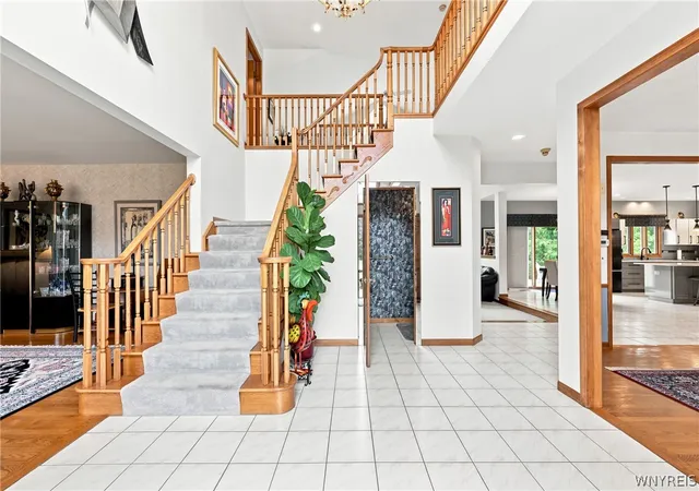 Photo 4 of Sale Pending at 154 Viscount Dr, Buffalo, NY 14221 | MLS# B1701227 | Listing updated on 2026-08-17