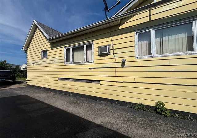 Photo 3 of Sale Pending at 3236 North Ave, Niagara Falls, NY 14305 | MLS# B1701579 | Listing updated on 2026-08-31