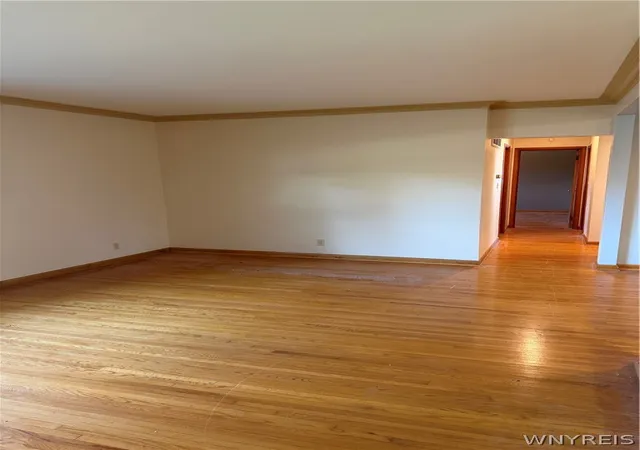 Photo 4 of Sale Pending at 1629 S Bend Ln, Lake View, NY 14085 | MLS# B1698805 | Listing updated on 2026-08-25