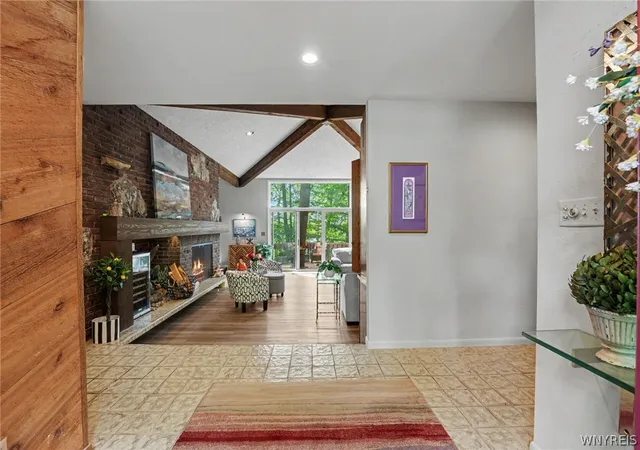 Photo 4 of Sale Pending at 4 Brompton Woods, Buffalo, NY 14221 | MLS# B1700211 | Listing updated on 2026-08-18