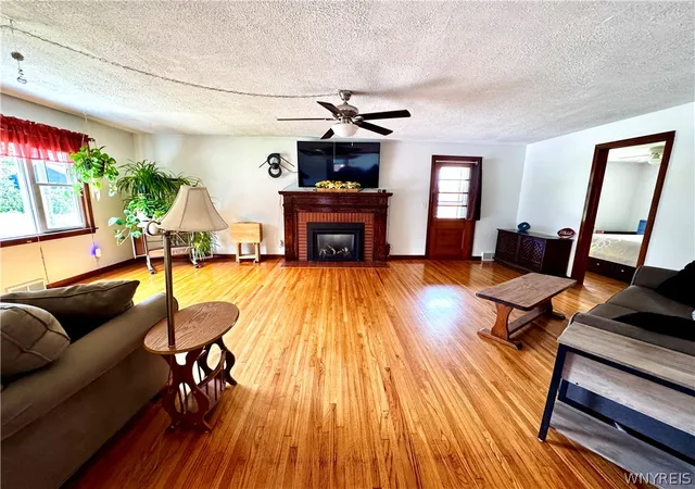 Photo 3 of Single family home for sale at 265 Franklin St, Springville, NY 14141 | MLS# B1701629 | Listing updated on 2026-09-15