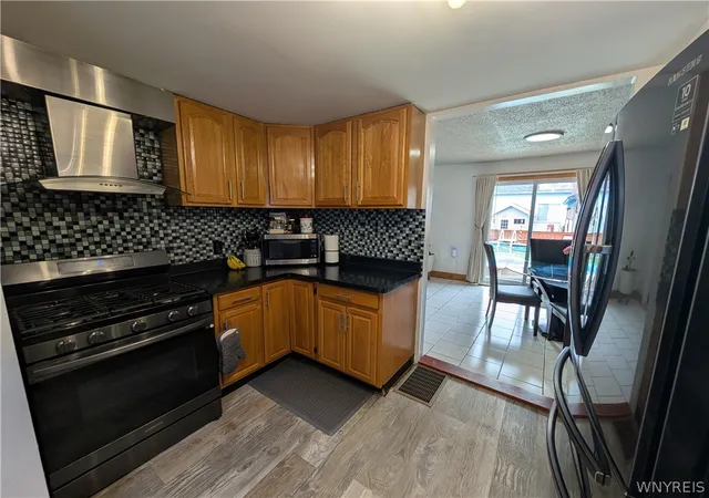 Photo 4 of Sale Pending at 287 Crowley Ave, Buffalo, NY 14207 | MLS# B1701061 | Listing updated on 2026-08-20