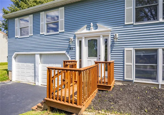 Photo 4 of Sale Pending at 83 Wildherd Dr, Henrietta, NY 14467 | MLS# R1701362 | Listing updated on 2026-08-21