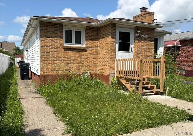 Photo 3 of Sale Pending at 2610 Ferry Ave, Niagara Falls, NY 14301 | MLS# B1701697 | Listing updated on 2026-09-09