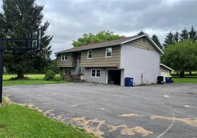 Photo 2 of Single family home for sale at 4067 Taylor Rd, Jamesville, NY 13078 | MLS# S1701700 | Listing updated on 2026-09-09