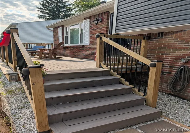 Photo 4 of Sale Pending at 6954 Northview Dr, Lockport, NY 14094 | MLS# B1701730 | Listing updated on 2026-09-10