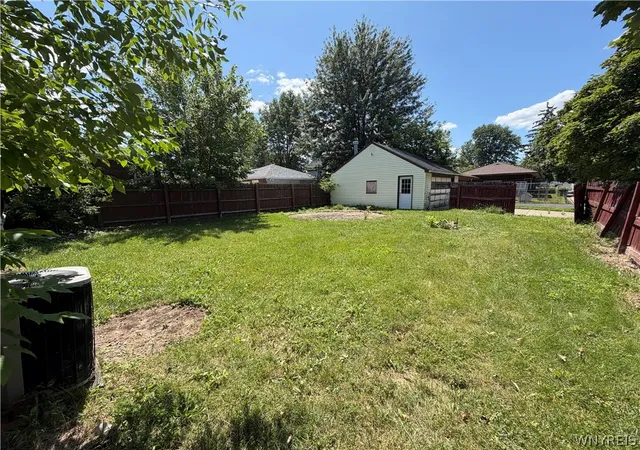 Photo 3 of Single family home for sale at 1058 92nd Street, Niagara Falls, NY 14304 | MLS# B1700936 | Listing updated on 2026-08-23