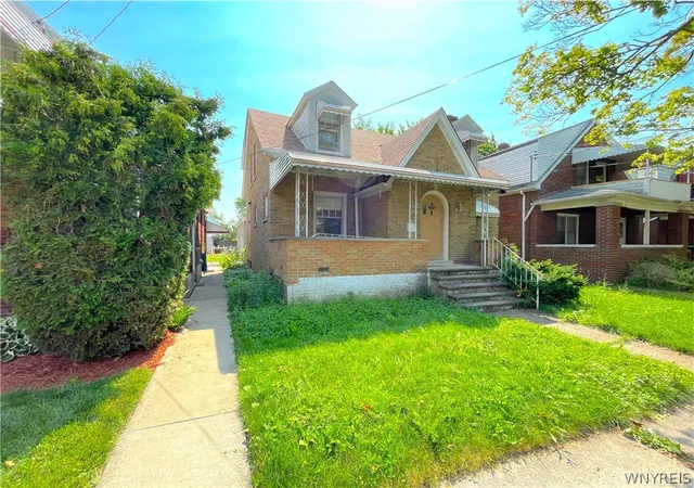Photo 2 of Sale Pending at 529 17th Street, Niagara Falls, NY 14301 | MLS# B1701633 | Listing updated on 2026-08-21