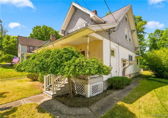 Photo 2 of Single family home for sale at 26 Ohio St, Jamestown, NY 14701 | MLS# B1701829 | Listing updated on 2026-08-31