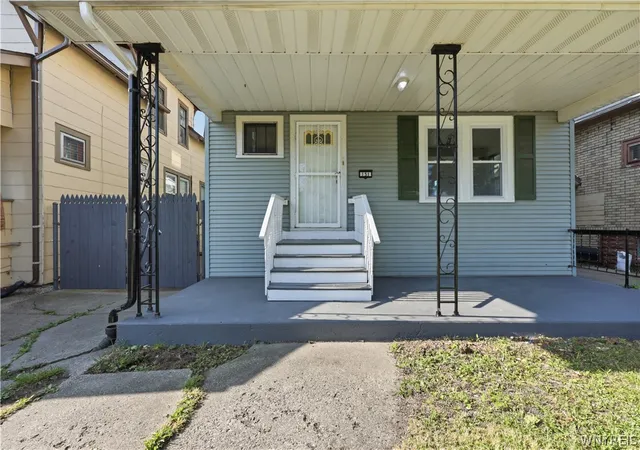 Photo 3 of Single family home for sale at 131 Stockbridge Ave, Buffalo, NY 14215 | MLS# B1701741 | Listing updated on 2026-09-02