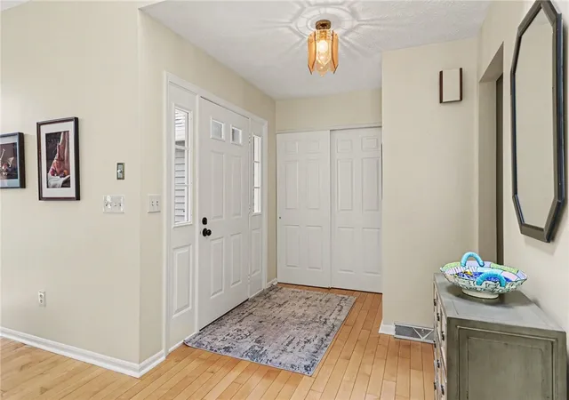 Photo 3 of Sale Pending at 22 Cobblestone Xing, Penfield, NY 14526 | MLS# R1700505 | Listing updated on 2026-09-03