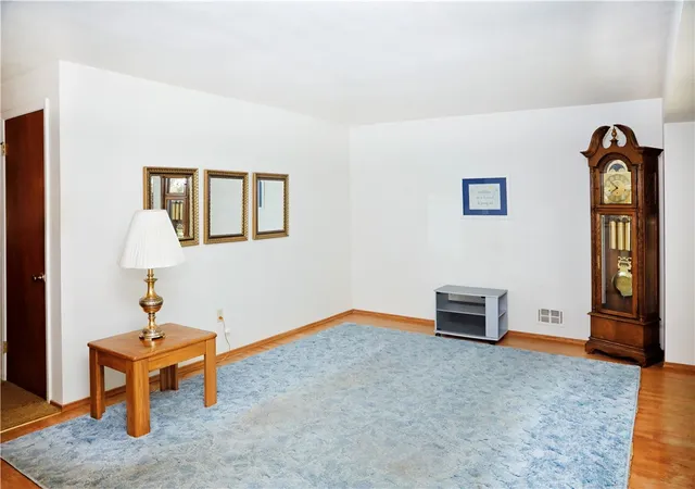Photo 4 of Sale Pending at 15 Elmford Rd, Rochester, NY 14606 | MLS# R1701875 | Listing updated on 2026-08-05