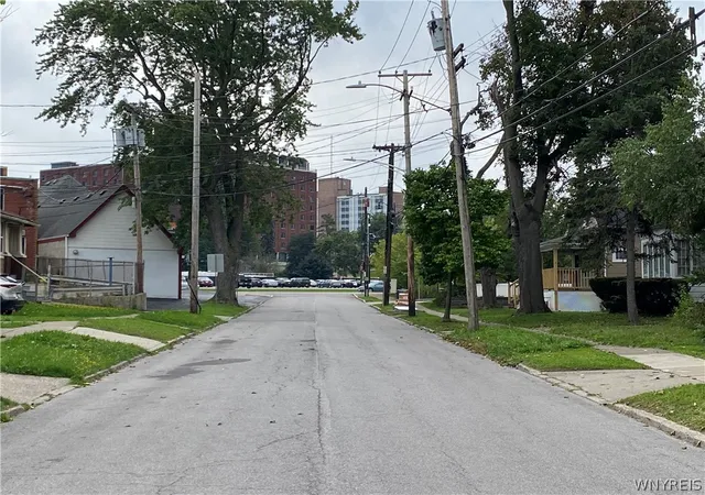 Photo 3 of Single family home for sale at 39 Springville Ave, Buffalo, NY 14226 | MLS# B1701610 | Listing updated on 2026-09-14
