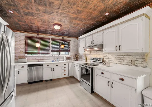 Photo 2 of Single family home for sale at 6940 Versailles Rd, Derby, NY 14047 | MLS# B1701538 | Listing updated on 2026-08-04