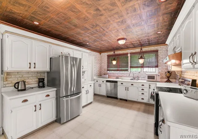 Photo 3 of Single family home for sale at 6940 Versailles Rd, Derby, NY 14047 | MLS# B1701538 | Listing updated on 2026-08-04