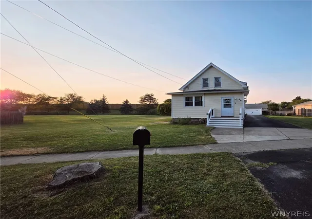 Photo 2 of Sale Pending at 86 Cayuga Crk Rd, Buffalo, NY 14227 | MLS# B1701747 | Listing updated on 2026-08-17