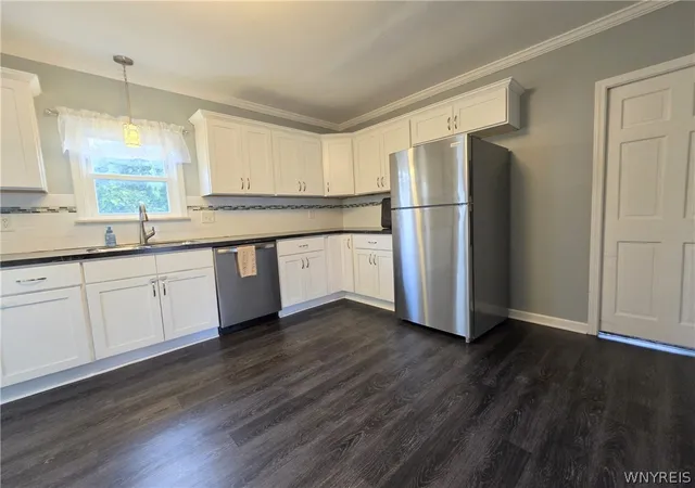 Photo 3 of Sale Pending at 86 Cayuga Crk Rd, Buffalo, NY 14227 | MLS# B1701747 | Listing updated on 2026-08-17
