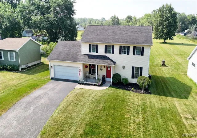 Photo 1 of Sale Pending at 6748 E High St, Lockport, NY 14094 | MLS# B1689616 | Listing updated on 2026-09-10