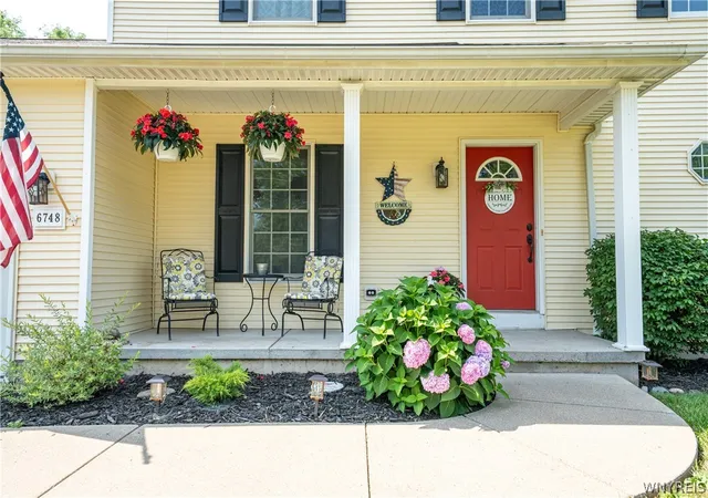 Photo 3 of Sale Pending at 6748 E High St, Lockport, NY 14094 | MLS# B1689616 | Listing updated on 2026-09-10