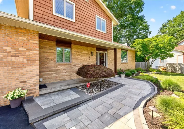 Photo 4 of Sale Pending at 144 Granada Cir, Rochester, NY 14609 | MLS# R1694725 | Listing updated on 2026-09-03