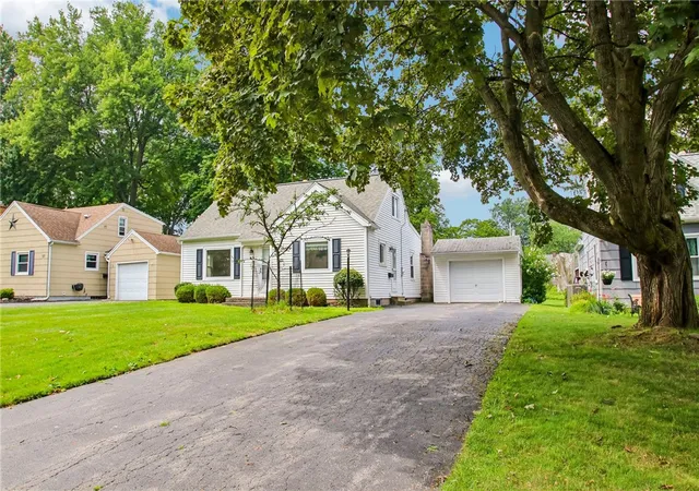 Photo 3 of Sale Pending at 65 Crestfield Dr, Rochester, NY 14617 | MLS# R1700535 | Listing updated on 2026-08-05
