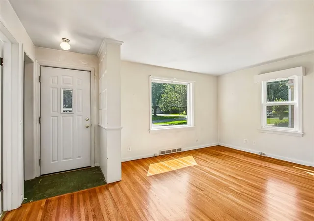 Photo 3 of Sale Pending at 65 Crestfield Dr, Rochester, NY 14617 | MLS# R1700535 | Listing updated on 2026-08-05