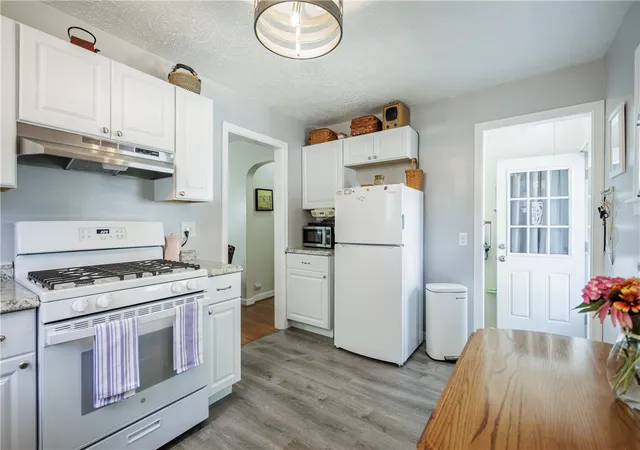 Photo 4 of Sale Pending at 106 Bartholf Rd, Rochester, NY 14616 | MLS# R1699533 | Listing updated on 2026-09-10