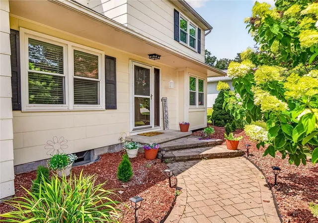 Photo 1 of Sale Pending at 167 Willow Pond Way, Penfield, NY 14526 | MLS# R1700332 | Listing updated on 2026-08-19