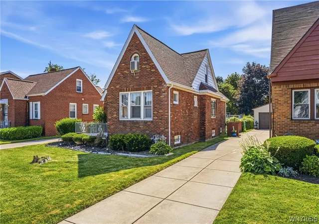 Photo 2 of Sale Pending at 36 Godfrey St, Buffalo, NY 14215 | MLS# B1701776 | Listing updated on 2026-08-19