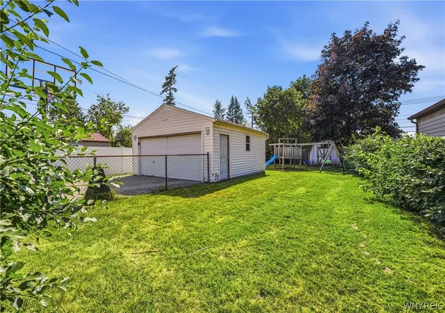 Photo 4 of Sale Pending at 36 Godfrey St, Buffalo, NY 14215 | MLS# B1701776 | Listing updated on 2026-08-19