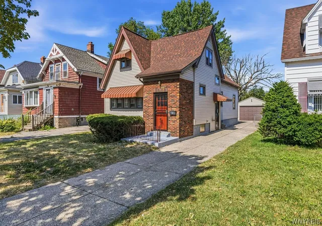 Photo 1 of Single family home for sale at 31 Saint James Rd, Buffalo, NY 14225 | MLS# B1701944 | Listing updated on 2026-08-09