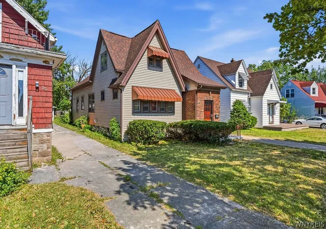 Photo 2 of Single family home for sale at 31 Saint James Rd, Buffalo, NY 14225 | MLS# B1701944 | Listing updated on 2026-08-09
