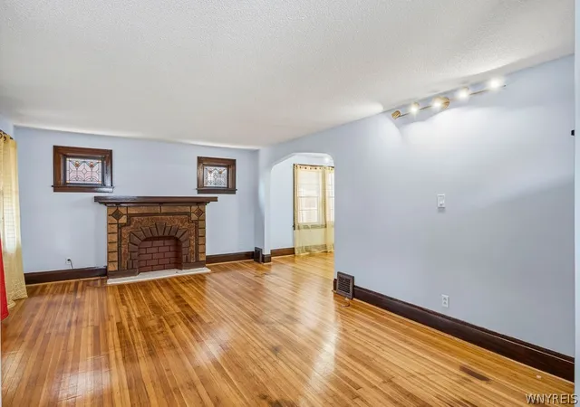 Photo 4 of Single family home for sale at 31 Saint James Rd, Buffalo, NY 14225 | MLS# B1701944 | Listing updated on 2026-08-09