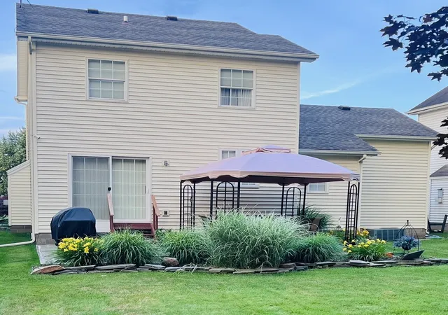 Photo 2 of Single family home for sale at 95 Creston Ct, Rochester, NY 14612 | MLS# R1701556 | Listing updated on 2026-08-04