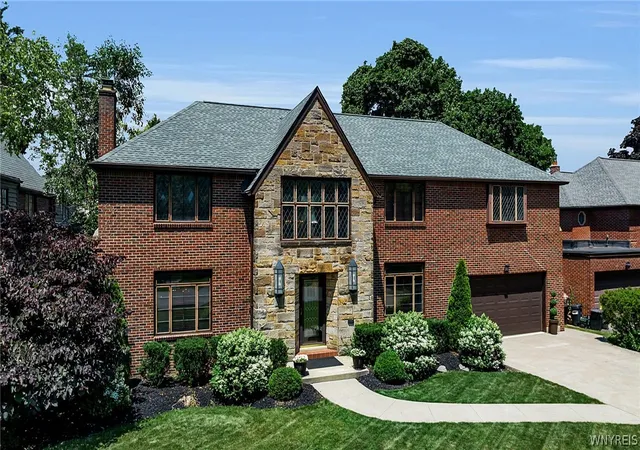 Photo 1 of Single family home for sale at 34 Audley End, Buffalo, NY 14226 | MLS# B1699561 | Listing updated on 2026-09-08