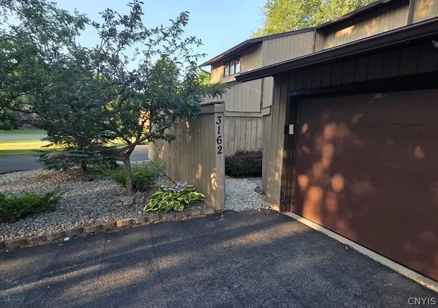 Photo 2 of Sale Pending at 3162 Burrwood Dr, Baldwinsville, NY 13027 | MLS# S1702115 | Listing updated on 2026-08-13