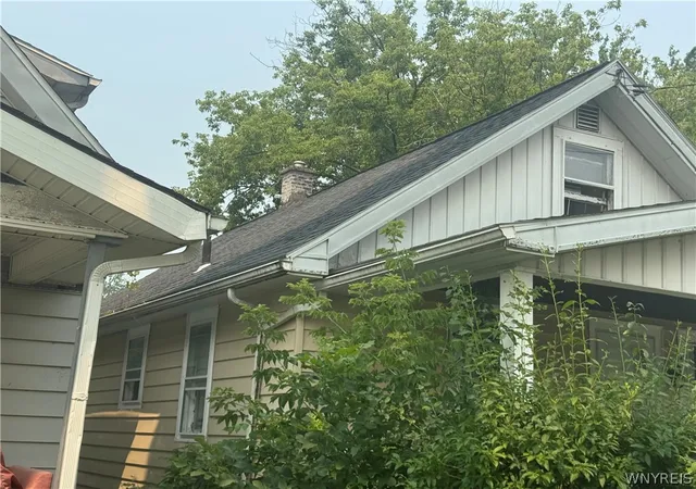 Photo 2 of Sale Pending at 188 69th Street, Niagara Falls, NY 14304 | MLS# B1702135 | Listing updated on 2026-09-10