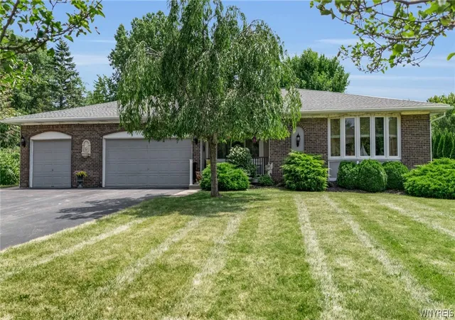 Photo 2 of Sale Pending at 6151 Clarence Ln N, East Amherst, NY 14051 | MLS# B1701971 | Listing updated on 2026-08-25