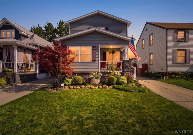 Photo 3 of Sale Pending at 451 Westgate Rd, Buffalo, NY 14217 | MLS# B1701903 | Listing updated on 2026-09-04