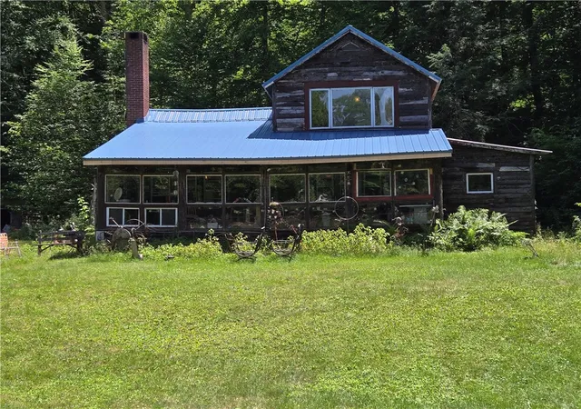 Photo 1 of Single family home for sale at 424 Bump Rd, East Branch, NY 13756 | MLS# R1697539 | Listing updated on 2026-08-24